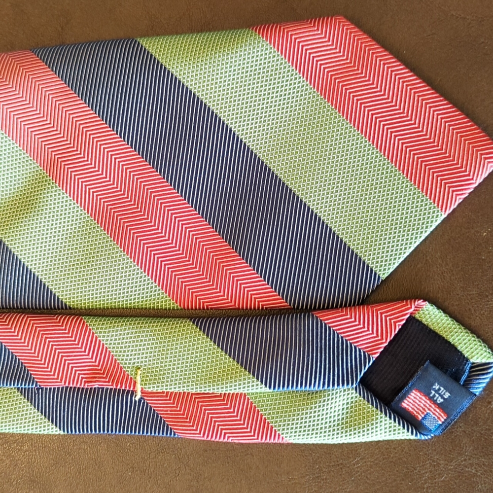 Holland & Sherry neck tie